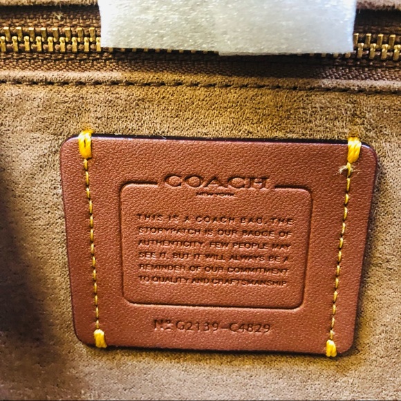 100% Authentic Brand New Coach Field Tote 22 C4829 In Signature Leather, Ivory - Picture 13 of 15